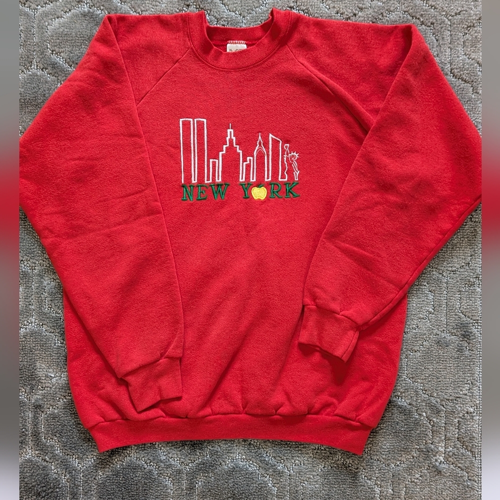 Vintage Fruit of the Loom Red New York Skyline Crewneck Sweater